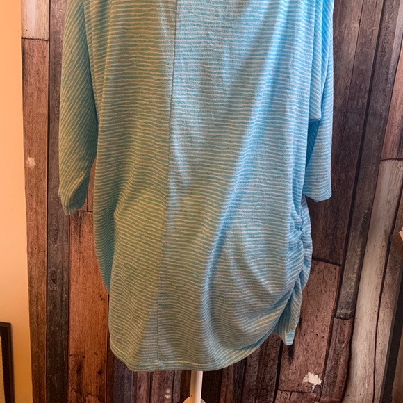 🛍🛍 Lane Bryant green white striped ruched side top - Picture 3 of 6